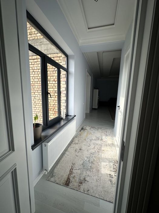 Уч кахрамон  постидан 6 км кирганХожи ота 2 этажли 5 соток уй сотилади