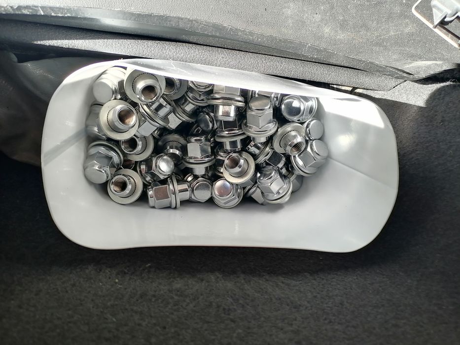 Оригинални гайки за Тойота