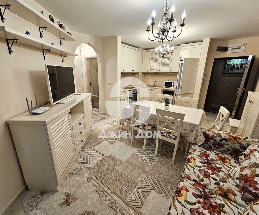 Продава се Многостаен апартамент в Свети Влас - 145 кв.м за 1635 €/кв.м - Снимка #1