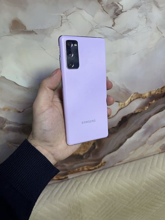Продам телефон Samsung S20 FE 128