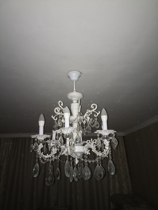 Люстра в отличном состоянии