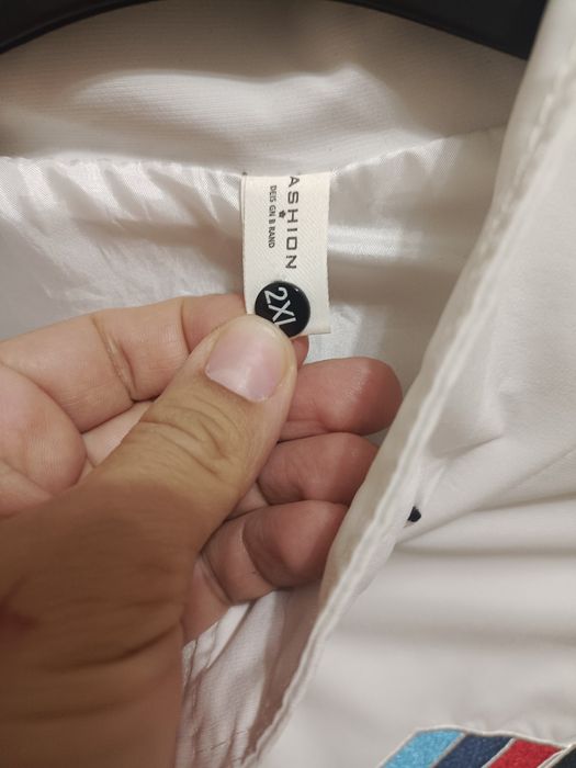 Продам стильную ветровку