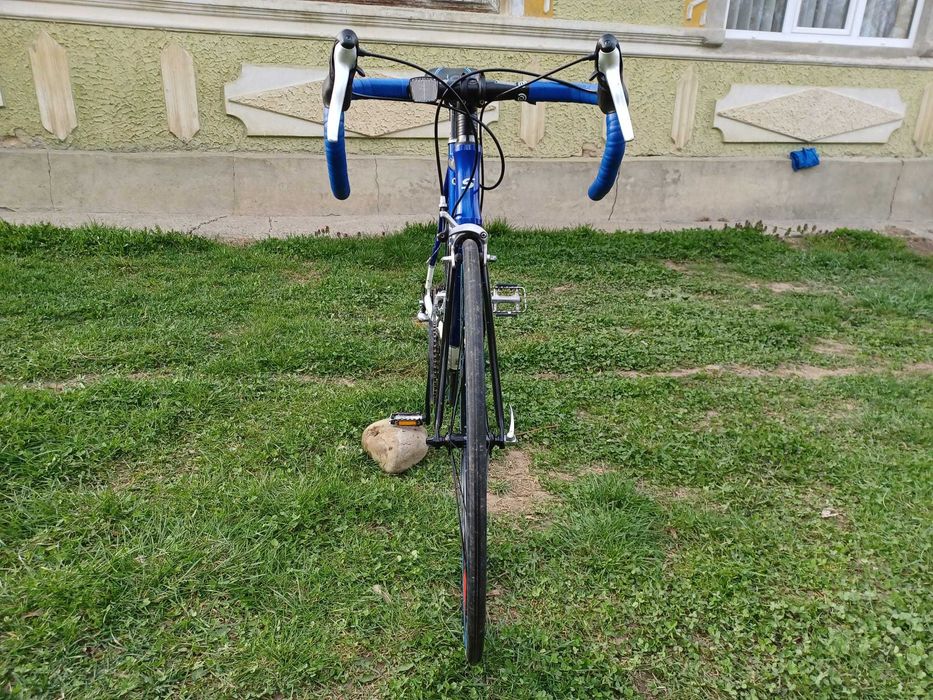 Bicicleta ,,semicursiera" Sabotage.