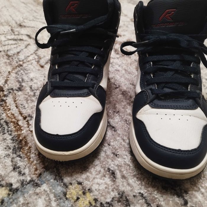 Нови обувки runners