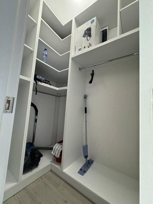 Дава се под наем Тристаен апартамент в Бургас, Славейков - 134 кв.м за 1530 € - Снимка #4