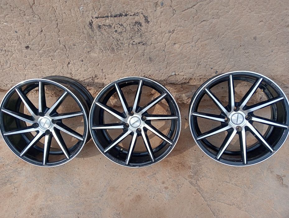 Vossen R17    3 штук