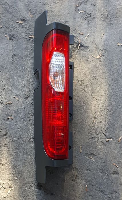 Lampa STOP Dreapta Renault Traffic 2 / Opel Vivaro / Nissan Primastar