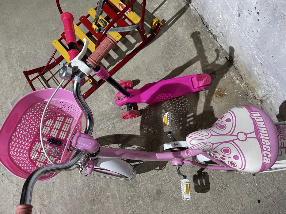 Велосипед ,самокат и санки