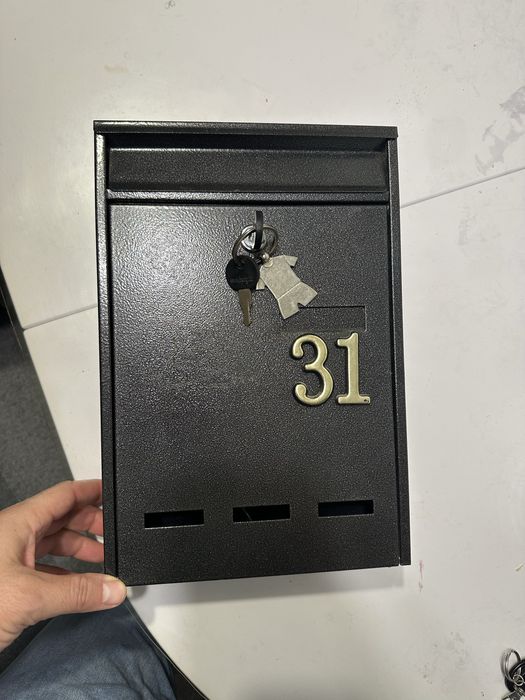 Casuta postala din tabla