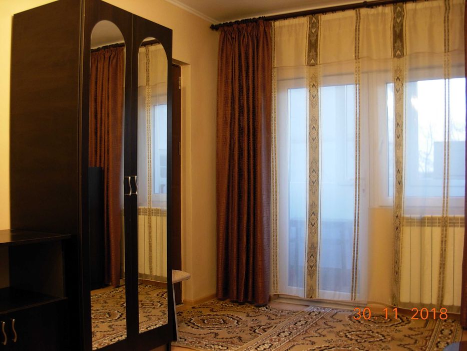 Dau in chirie garsoniera mobilata, utilata, balcon inchis, zona Sovata