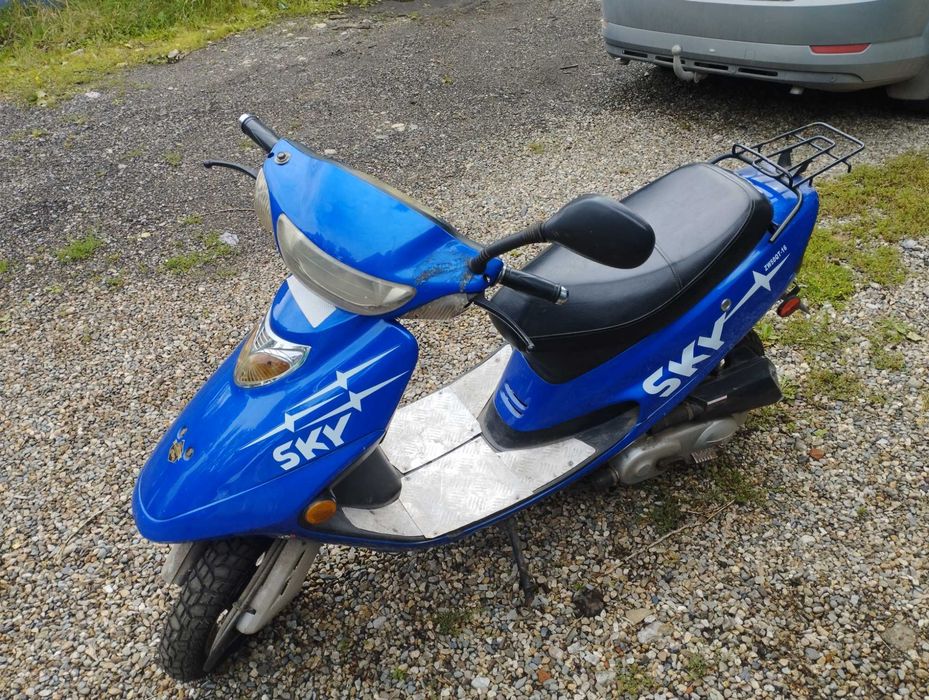 Скутер SKY 50кубов.