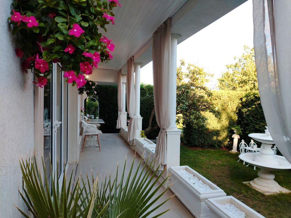 Продава се Къща в Варна, Операта - 100 кв.м за 4 €/кв.м - Снимка #16