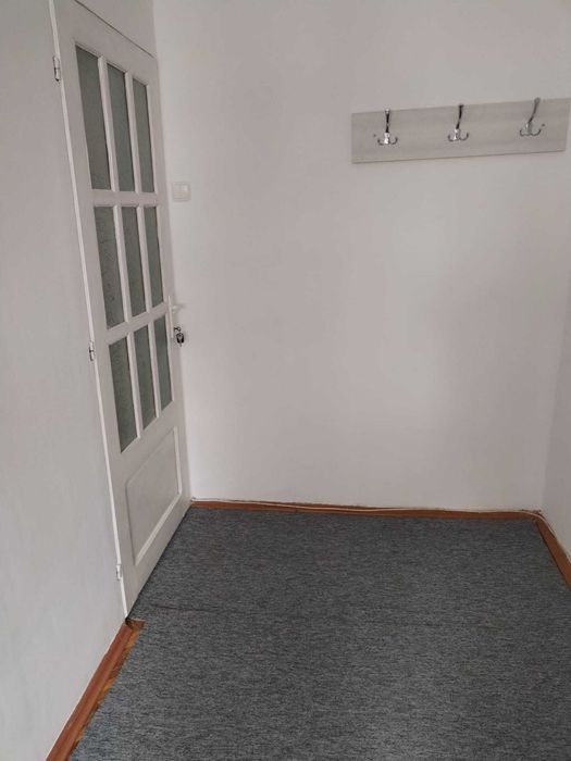 Inchiriez o camera in apartament decomandat Cetate