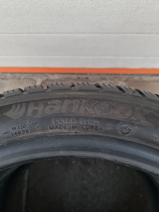 Зимни гуми 2 броя HANKOOK Winter Icept Evo2 205 45 R17 дот 2415