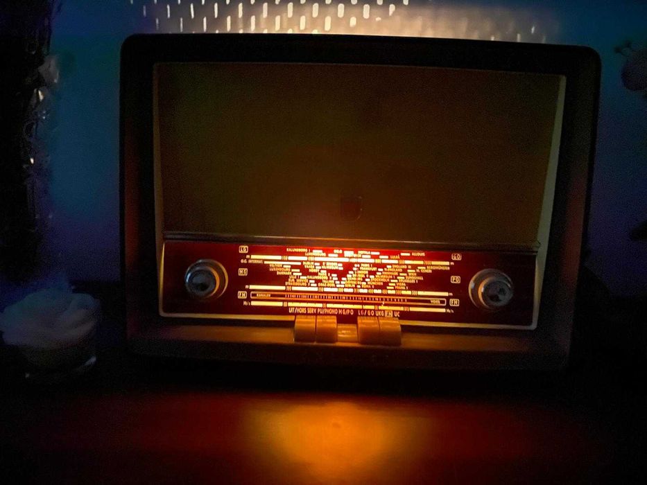 Radio Philips B3X63A lămpi 1956