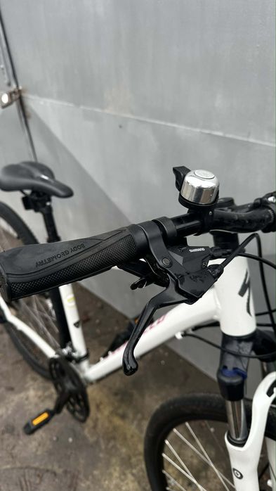 Speciallized хибриден велосипед