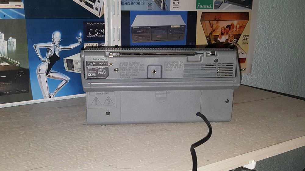 Radio Royal RT130 FM/LW/MW