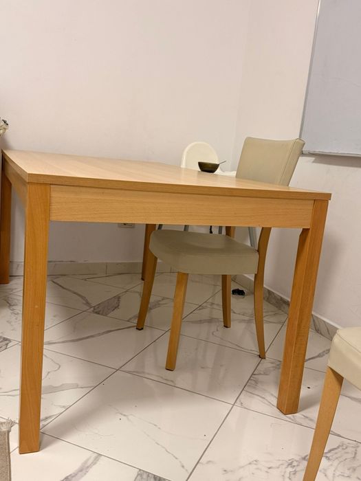 Set Masă sufragerie plus 4 scaune