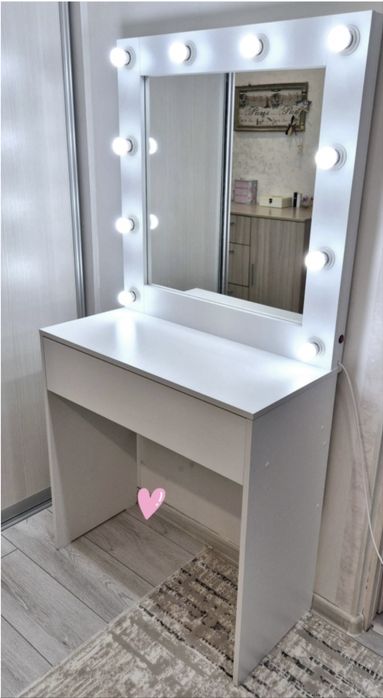 Продам визажный стол