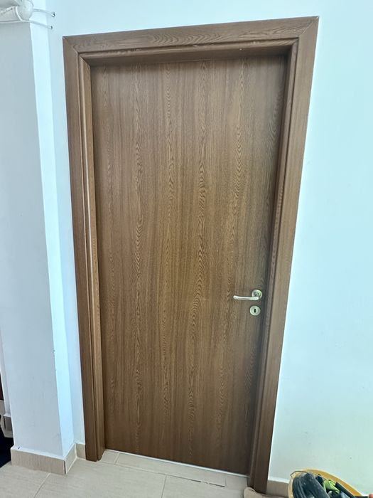 Usi de interior aspect lemn elegant - 3 buc