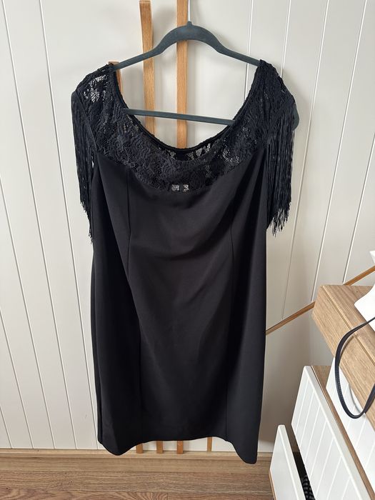 Коктейлни рокли къси черни