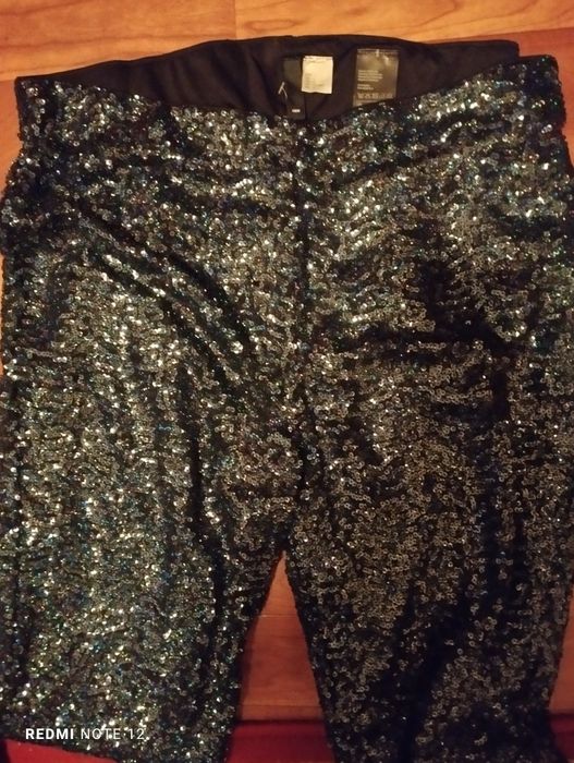 Vând pantaloni H&M