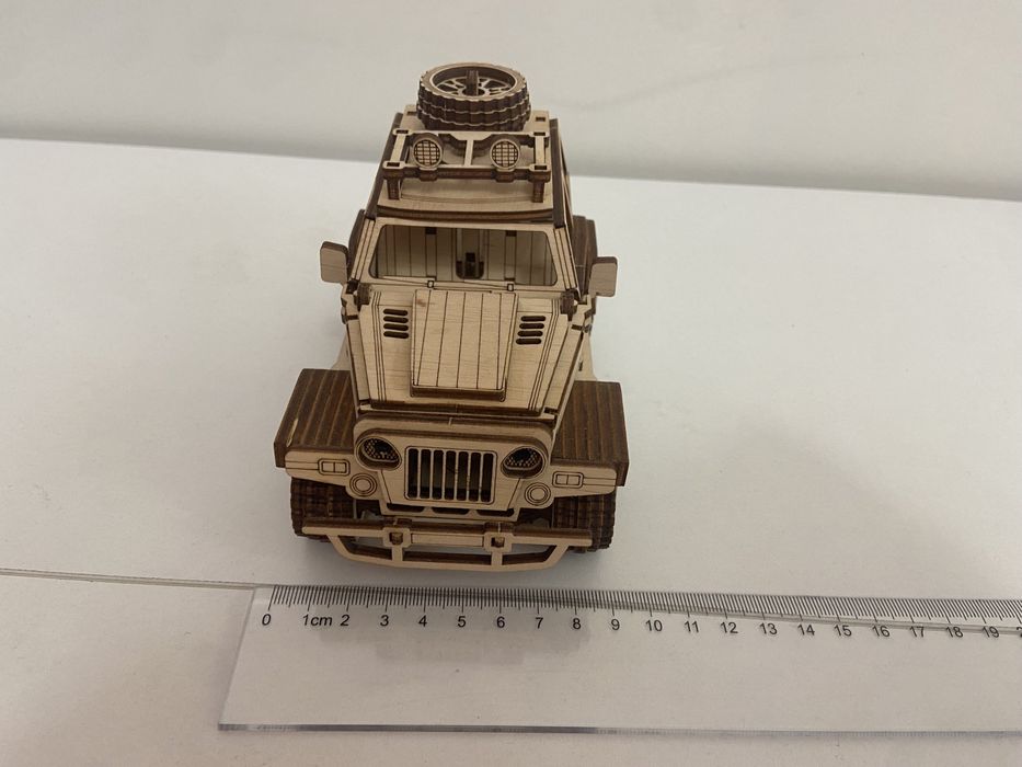 ECOMETHOD 3D деревянный конструктор – модель автомобиля (собранный)