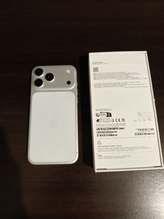 iPhone 17 Pro Max  Argintiu. Garantie.