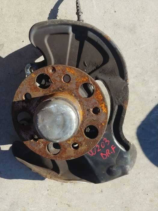 fuzeta dreapta fata mercedes c-class w203