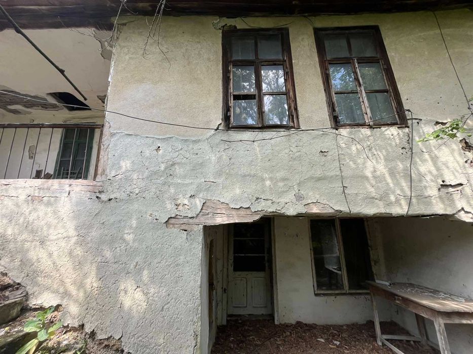 Продава се парцел със стара къща с.Радко Димитриево