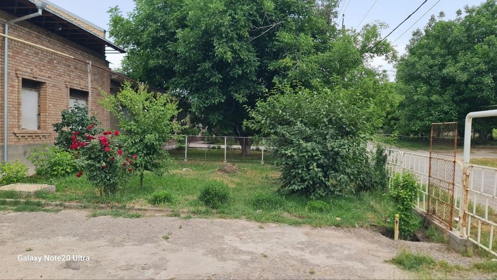 Уй сотилади 9 сотих Гульбахор центрда