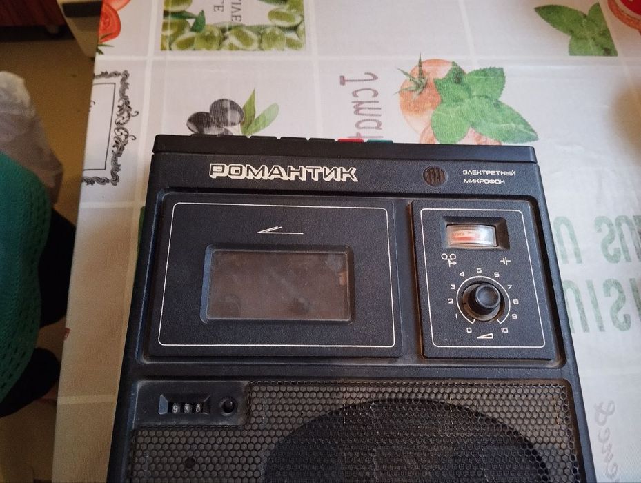 Продам магнитофон Романтик, СССР