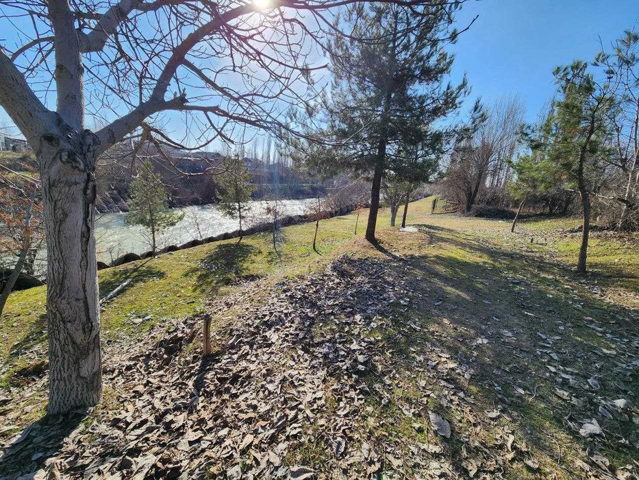 Янгибозор 5 соток земли с 2 студия-домами