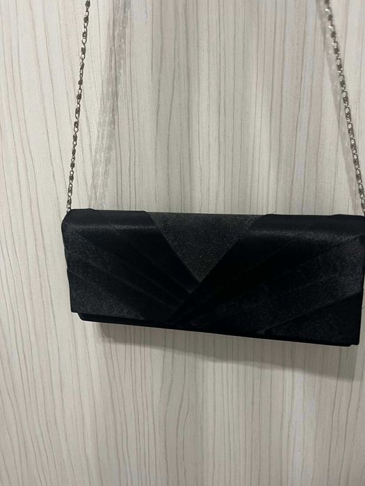дамска черна чантичка