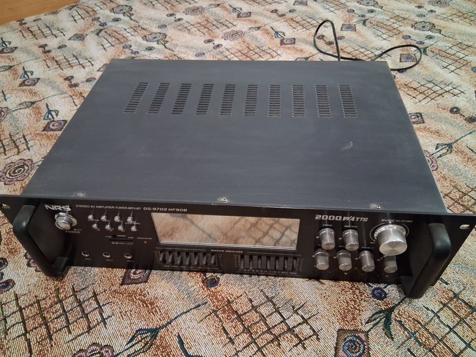 Усилвател за музика и домашно кино