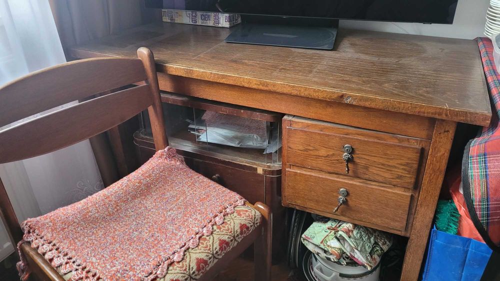 Mobila birou cu scaun lemn masiv