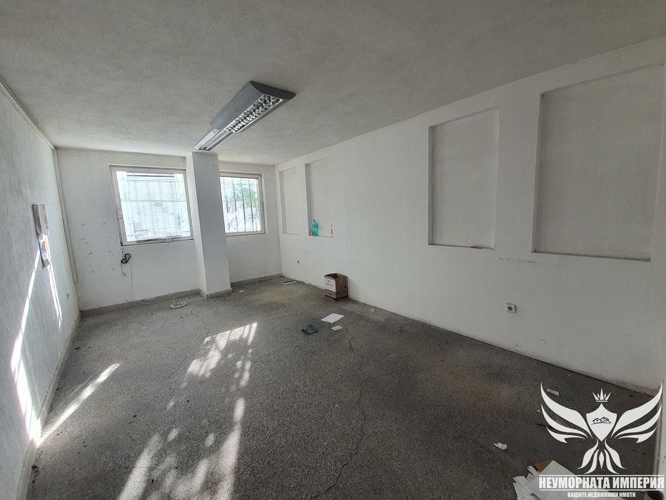 Дава се под наем Склад в Асеновград - 1100 кв.м за 2194.02 € - Снимка #12