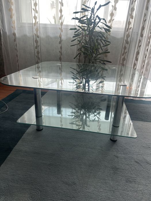 De vânzare măsuță de cafea din sticlă și inox