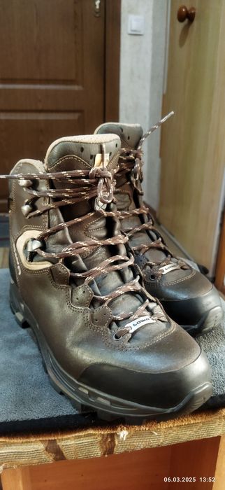 Продам горные батинки