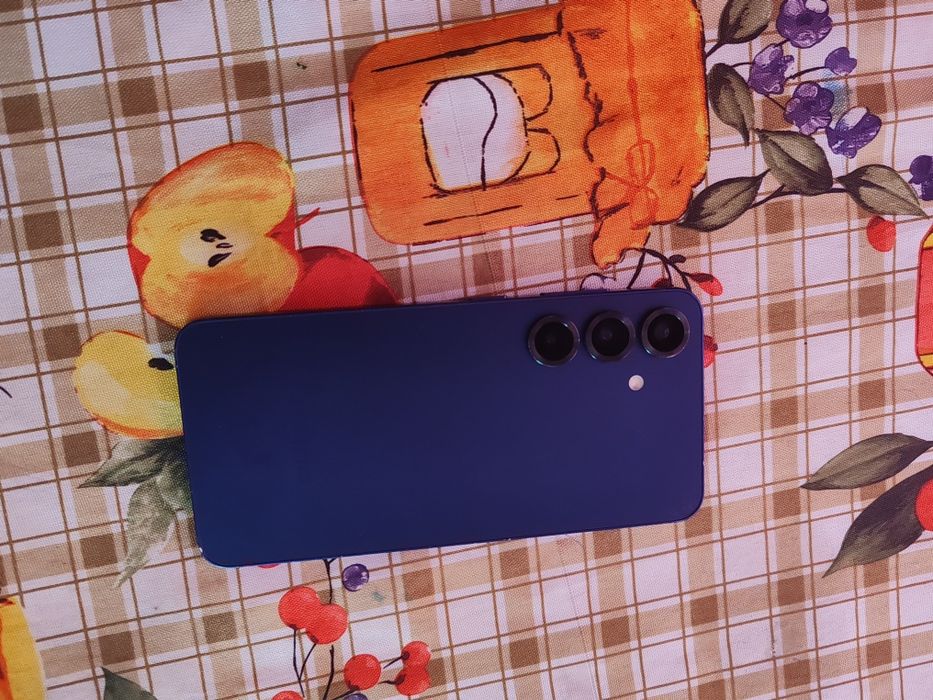 Vând Samsung s25