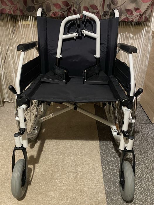 Caruț cu rotile Scaun medical carucior handicap