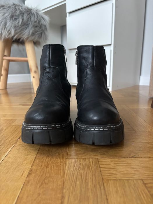 Боти от естествена кожа