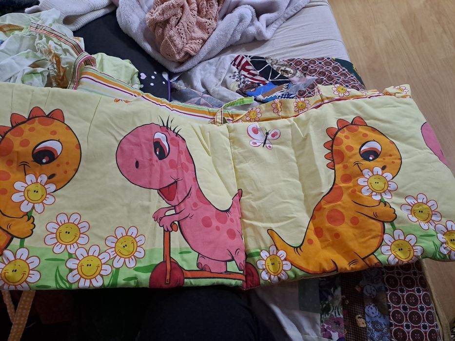 Lenjerie patut bebeluși