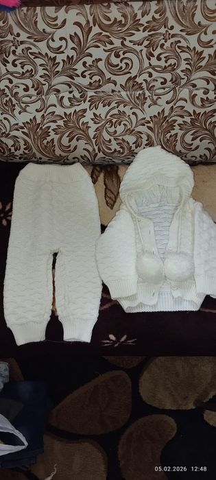 Продам вязаный костюм детский