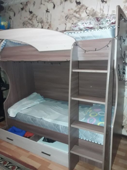 Срочно продам двух ярусную кровать!