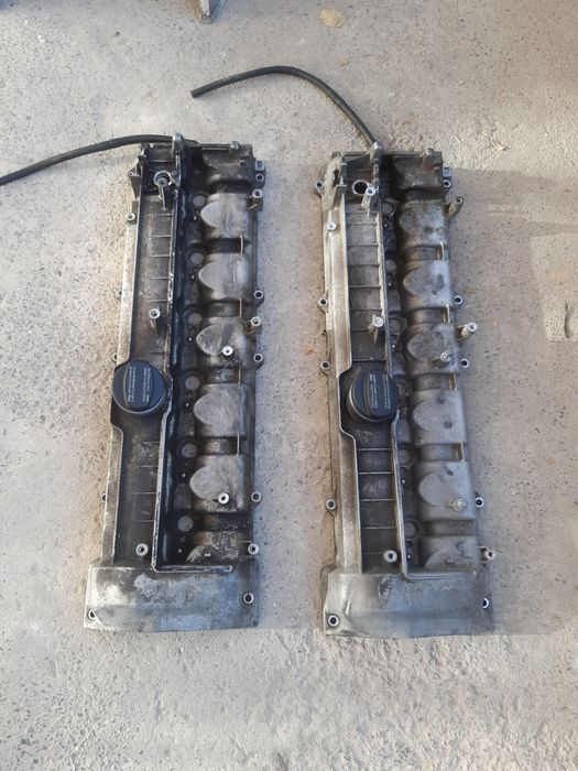 Капак клапани Мерцедес w211 320 cdi