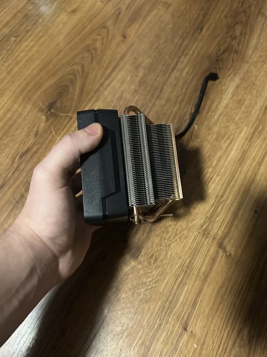 Vand cooler procesor amd wraith prism rgb