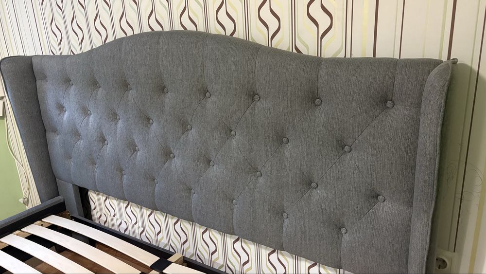 Тапицирано легло с подматрачна рамка 180/200