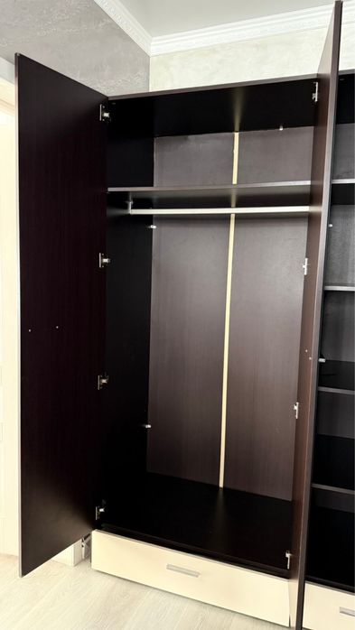 Продаётся вместительный шкаф.