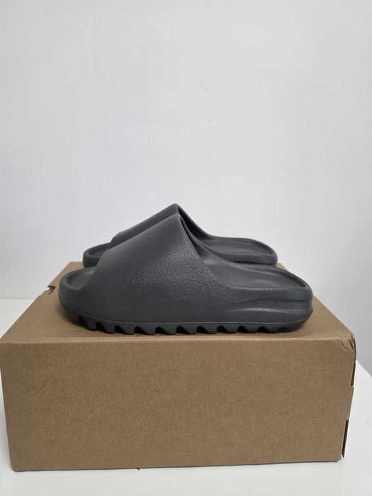 Papuci Yeezy Slide Onyx (Negru) – Noi la cutie – Ultima mărime 39